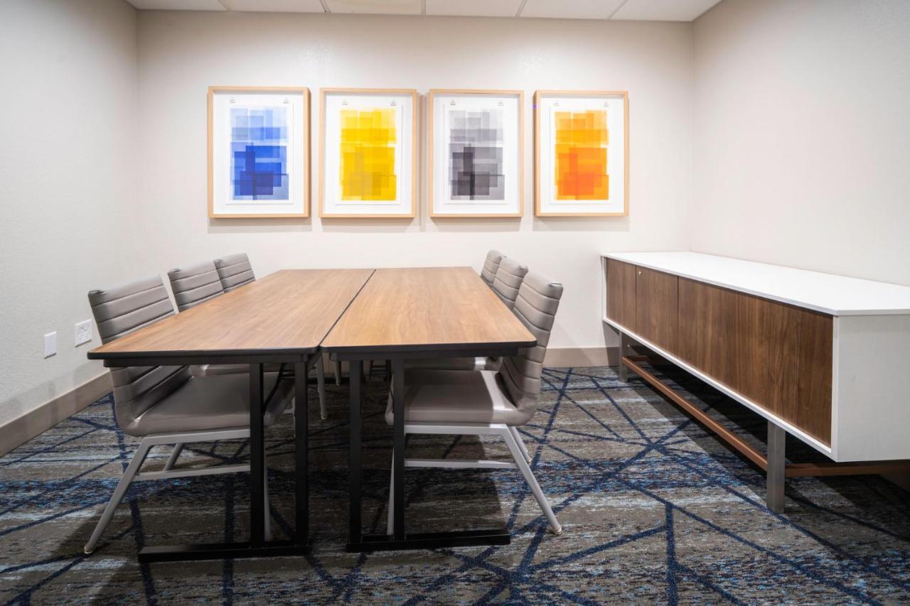 Holiday Inn Express And Suites Atlanta-Johns Creek By Ihg Exterior photo